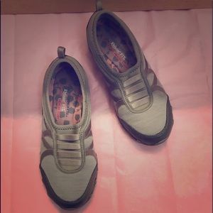 SKECHERS MEMORY FOAM SHOES